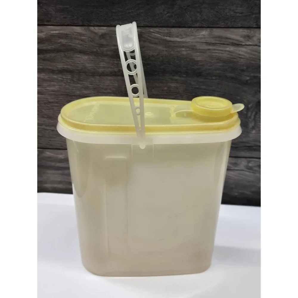 Vintage Tupperware Slim Pitcher Sheer Yellow Lid Carry Handle 1642-4 1643-10‎